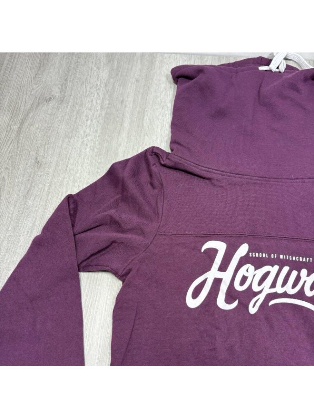 Hogwarts Sweatshirt Harry Potter Maroon Cowl Pullover Wizard School Womens Sz L - Picture 3 of 13
